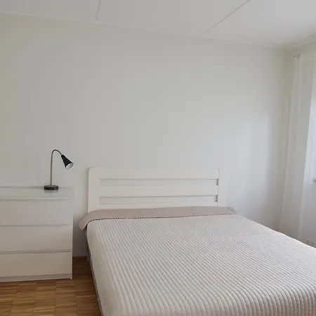 Uus Tn 1 * Pärnu